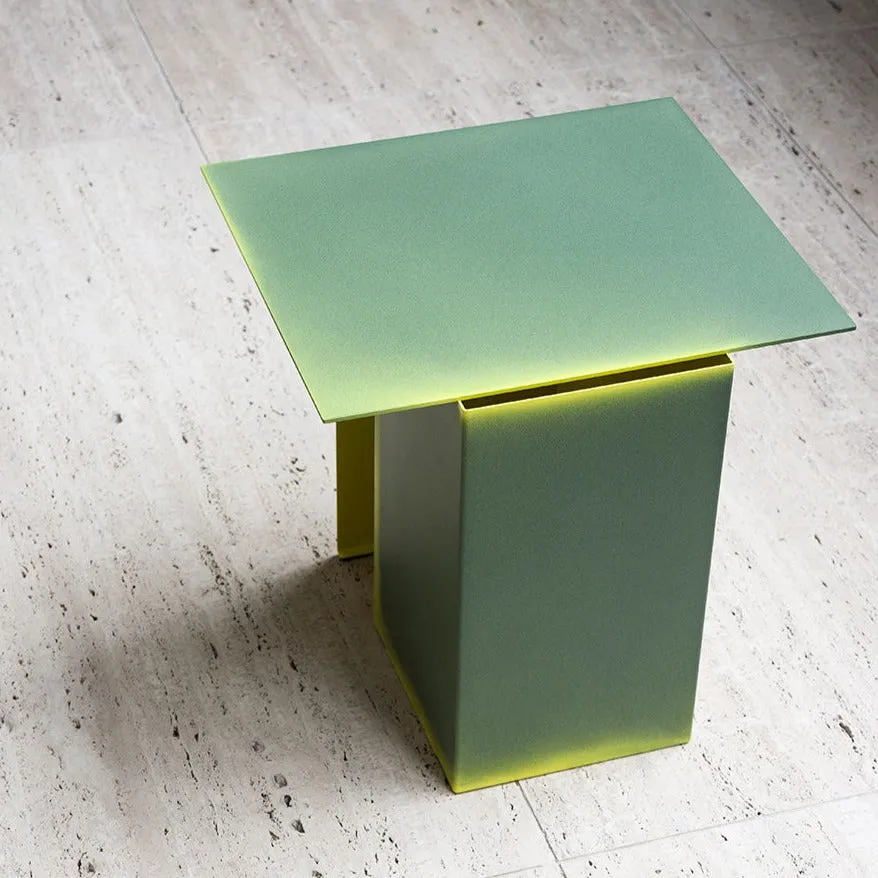 Daze Table