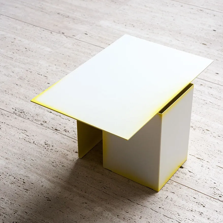 Daze Table
