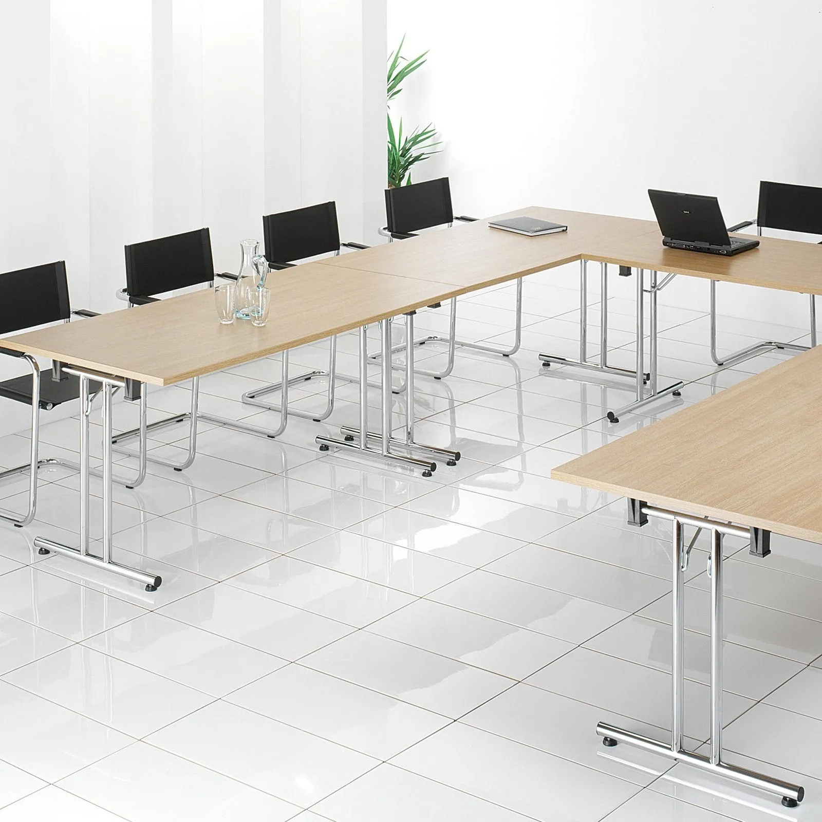 Rectangular folding leg table